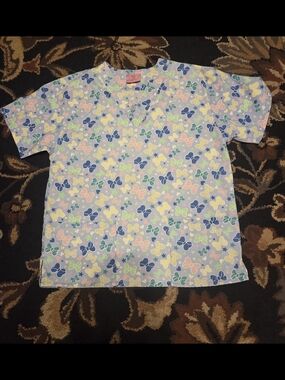 Women's Pastel Butterfly Print Scrub Top - Light Blue